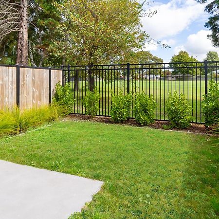 Escape At The Park: 1 Bed 1 Bath W/Carpark Apartment Christchurch Exterior photo